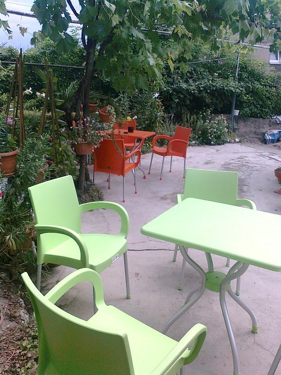 Guest House Medea Telavi Extérieur photo